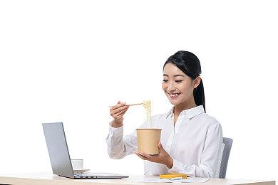 已经有人拿到了！《塞尔达传说：王国之泪》限定Switch OLED开箱